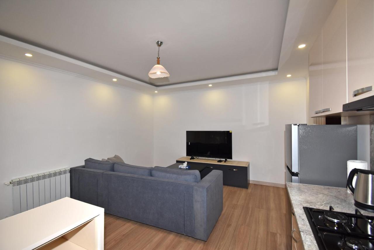 19Tumanyan Excellent Apartment In The Centre Of Capital Erévan Extérieur photo