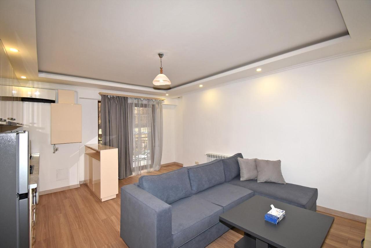 19Tumanyan Excellent Apartment In The Centre Of Capital Erévan Extérieur photo